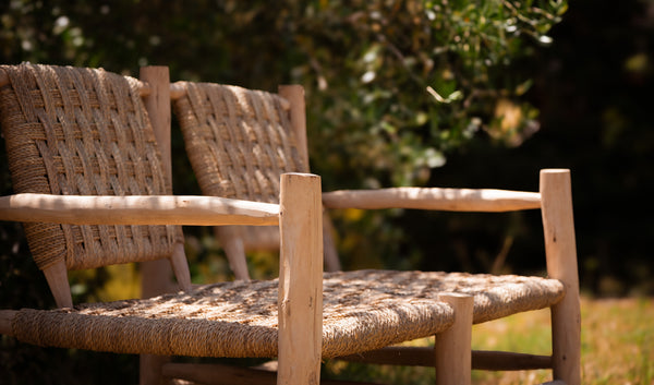 Le salon de jardin Tabia, bois naturel et doum