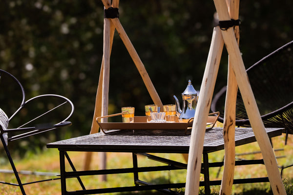 La table basse Kahal, zellige noir et gris