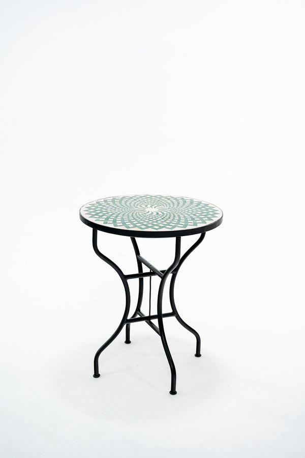 La table Byad, zellige vert et blanc, motif rosace, 3 personnes